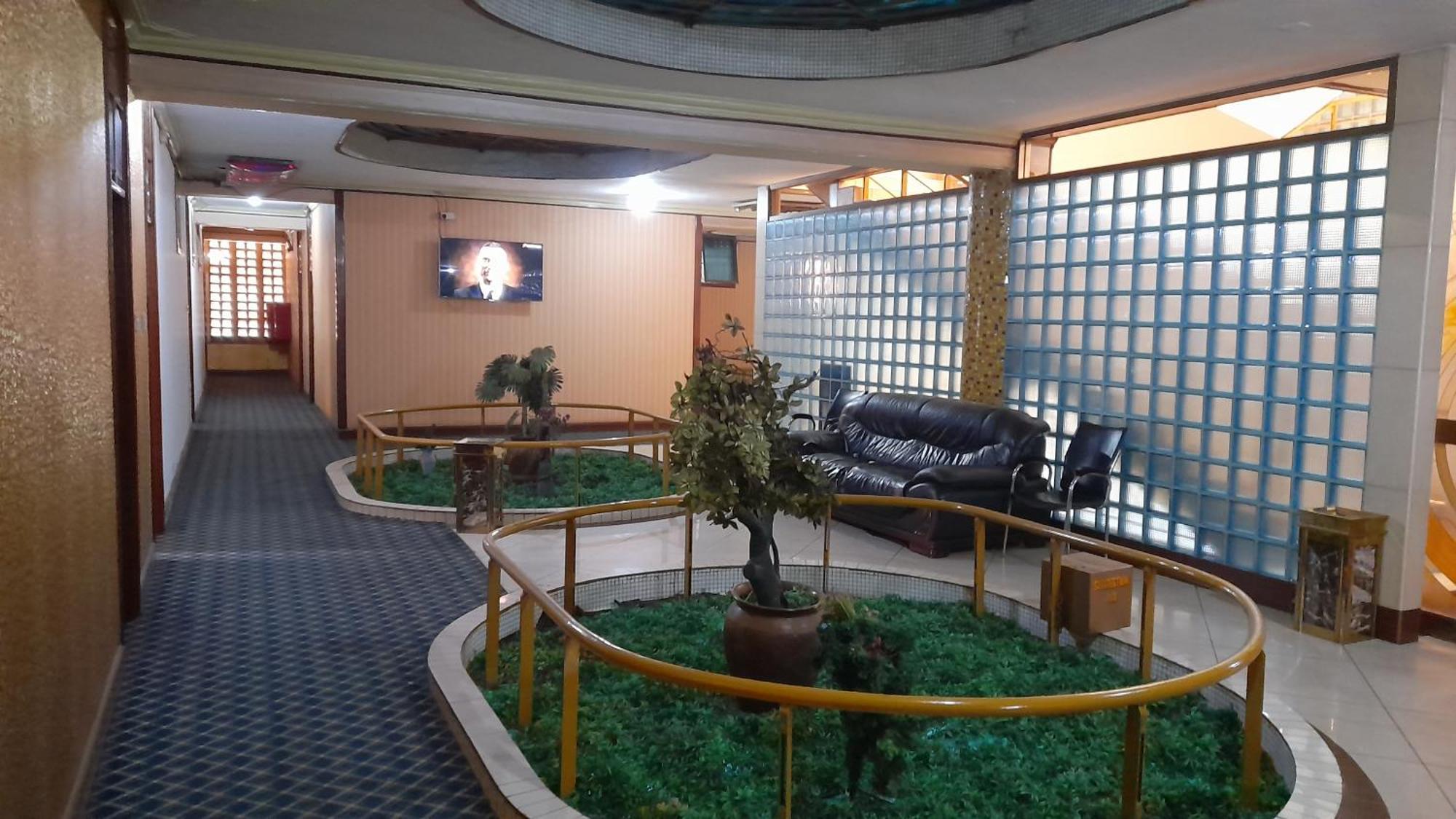 New Jbk Hotel Кампала Екстер'єр фото
