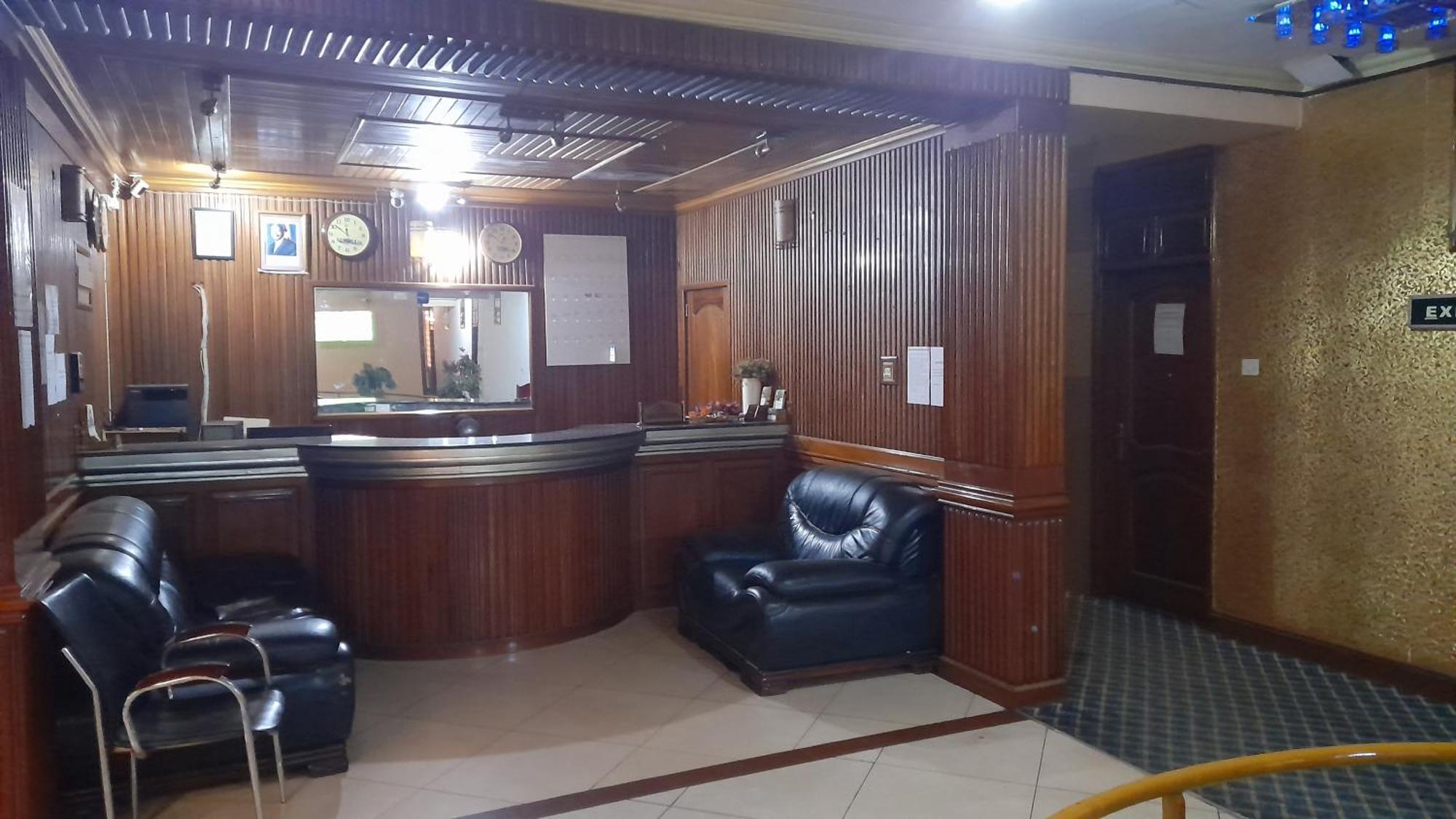 New Jbk Hotel Кампала Екстер'єр фото