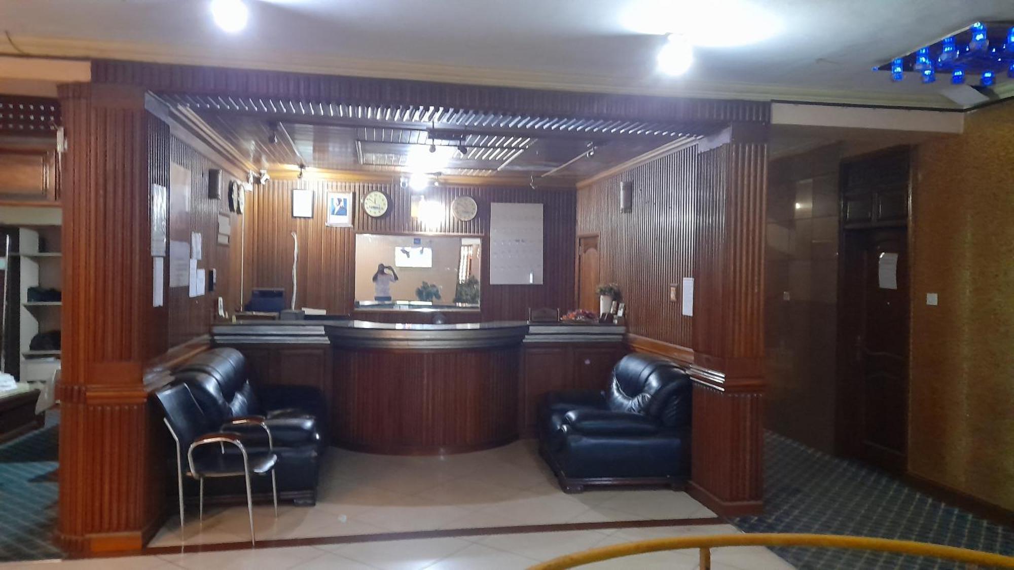New Jbk Hotel Кампала Екстер'єр фото
