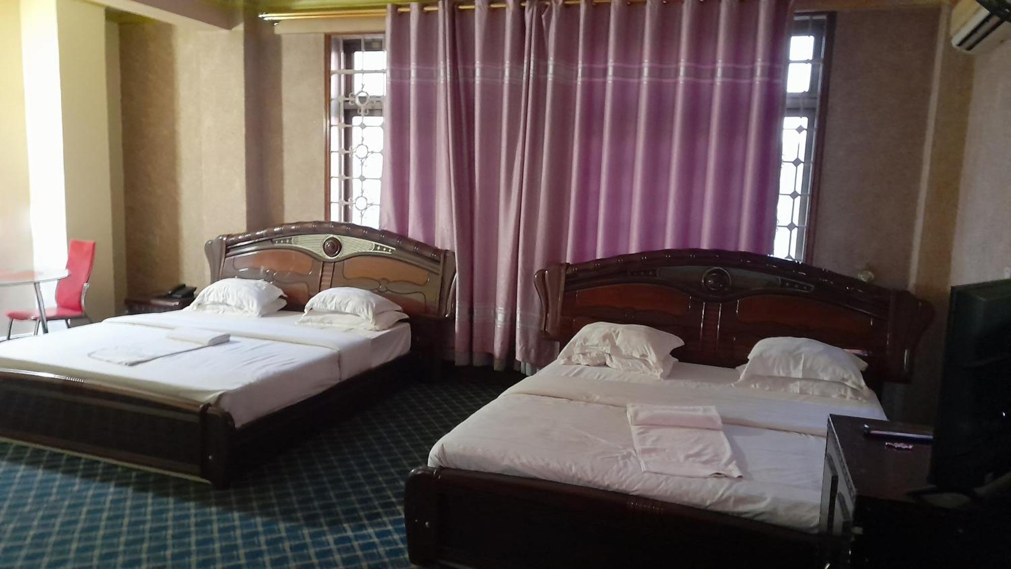 New Jbk Hotel Кампала Екстер'єр фото