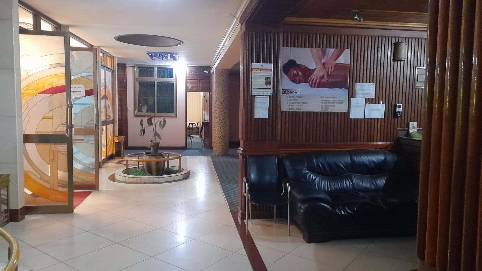 New Jbk Hotel Кампала Екстер'єр фото