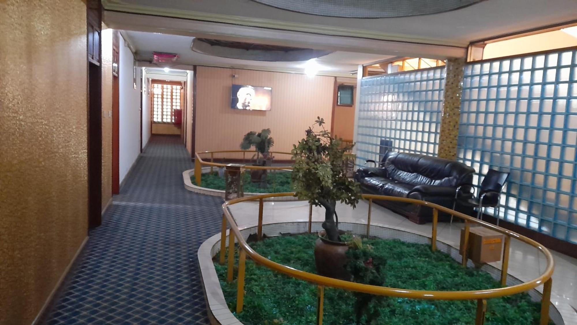 New Jbk Hotel Кампала Екстер'єр фото