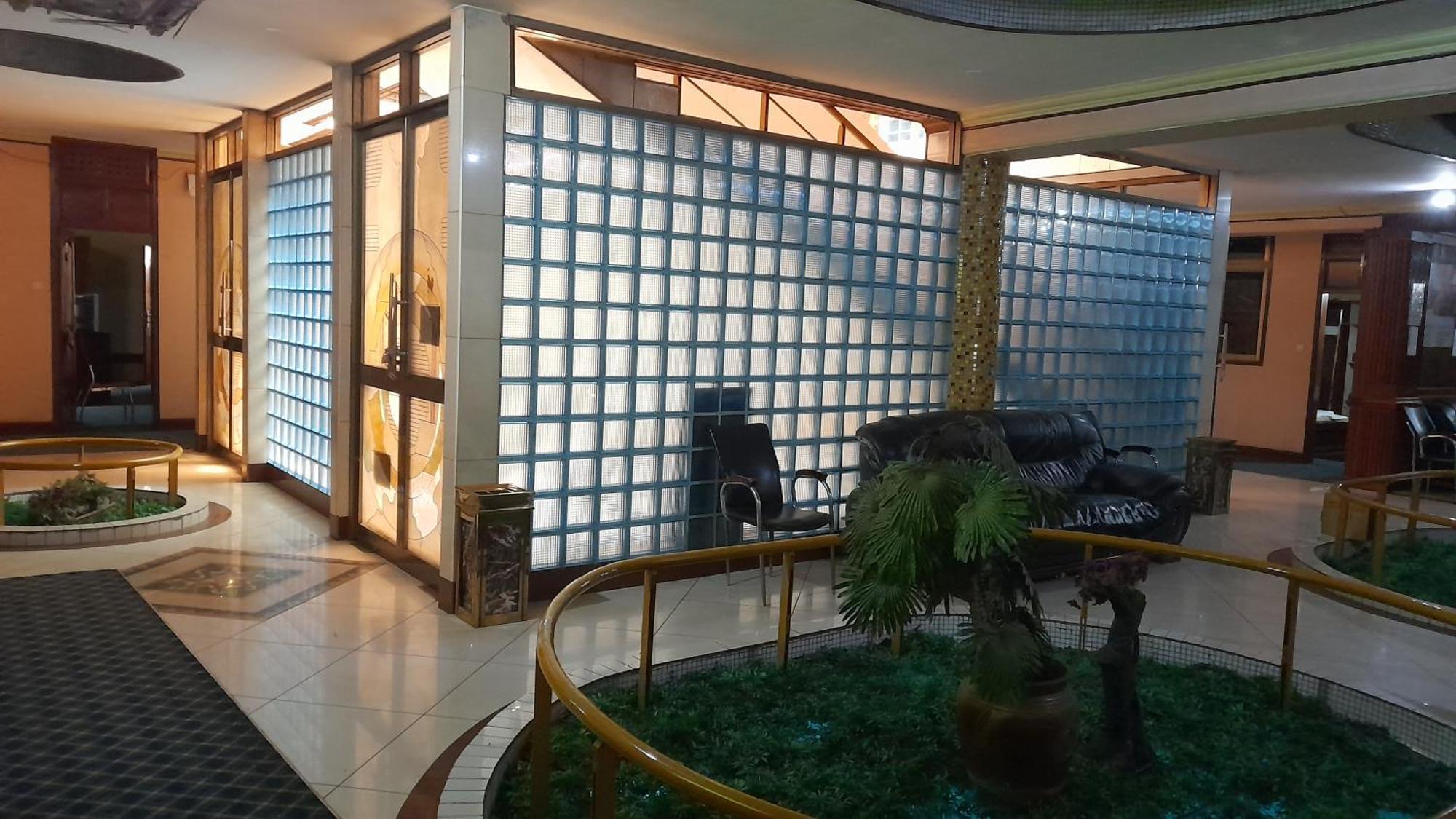 New Jbk Hotel Кампала Екстер'єр фото