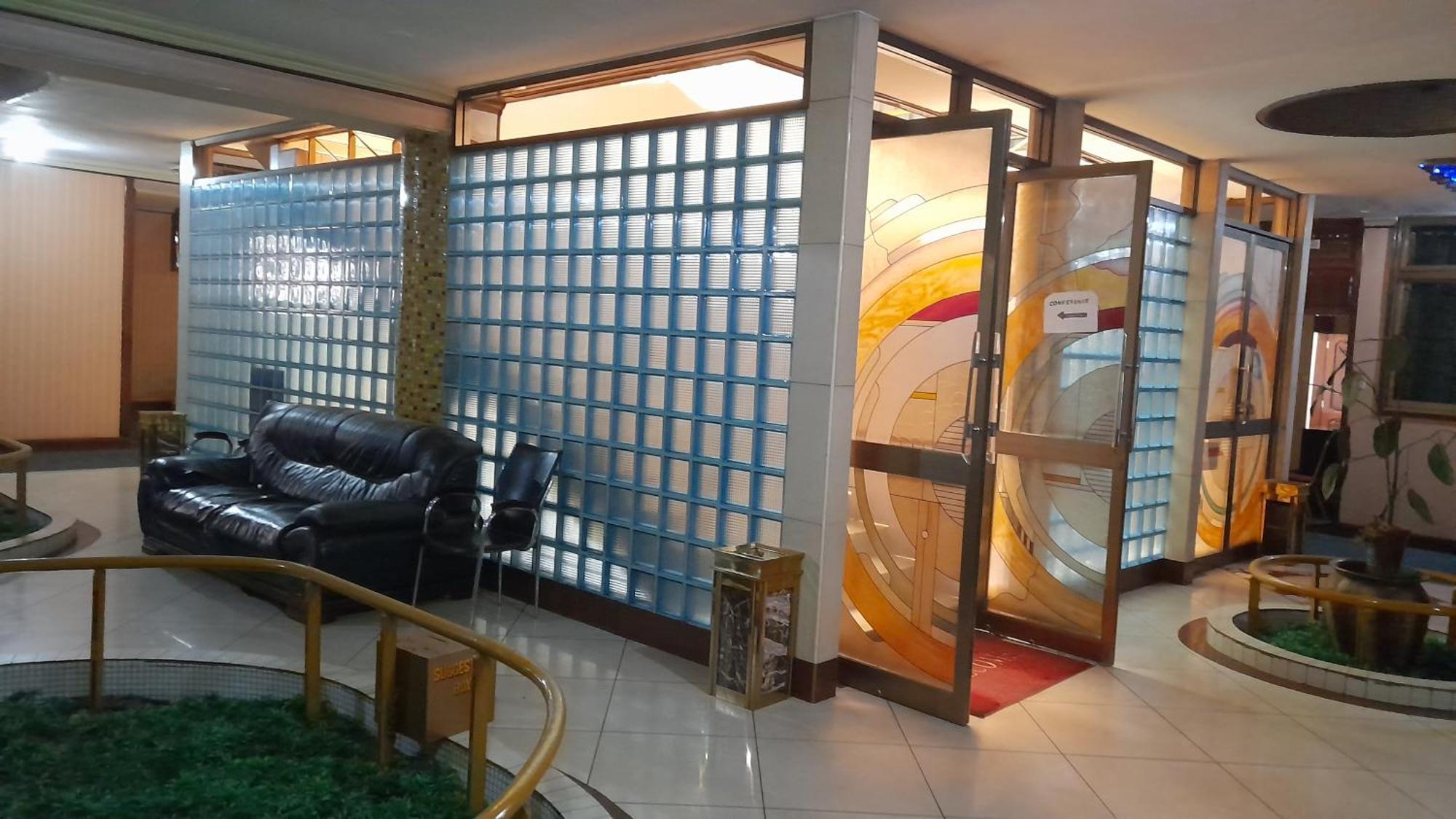 New Jbk Hotel Кампала Екстер'єр фото